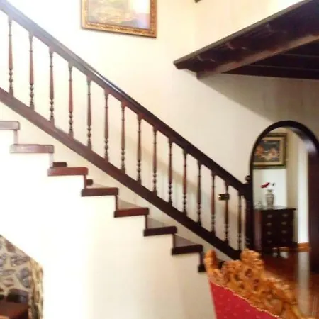 Casa Rosa Lee * La Santa