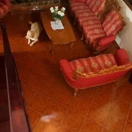 Casa Rosa Lee La Santa